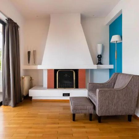 Βright Walled Designed Apt In Glyfada Center Atina Dış mekan fotoğraf