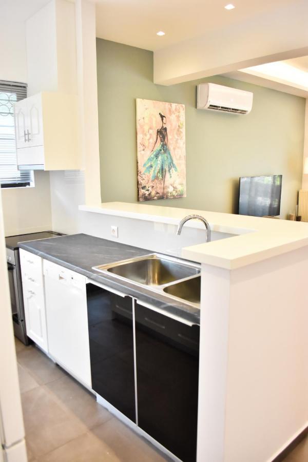 Βright Walled Designed Apt In Glyfada Center Atina Dış mekan fotoğraf