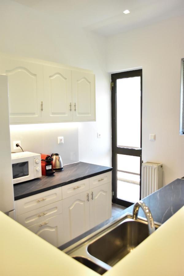 Βright Walled Designed Apt In Glyfada Center Atina Dış mekan fotoğraf