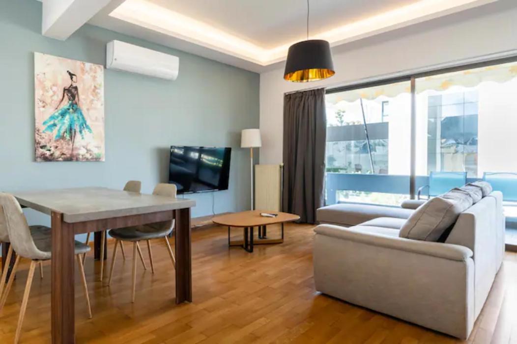 Βright Walled Designed Apt In Glyfada Center Atina Dış mekan fotoğraf